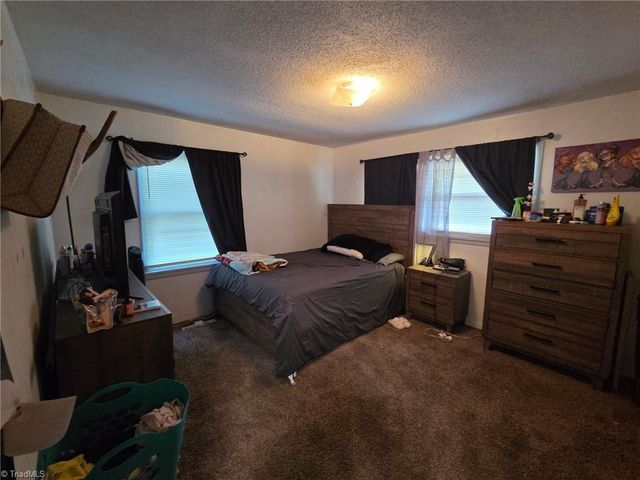 2812 Emerson Street, Winston-salem, NC 27107