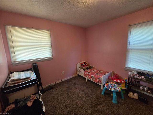 2812 Emerson Street, Winston-salem, NC 27107
