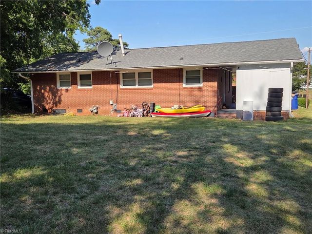 2812 Emerson Street, Winston-salem, NC 27107