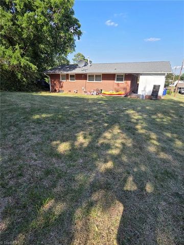 2812 Emerson Street, Winston-salem, NC 27107