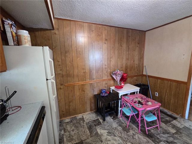 2812 Emerson Street, Winston-salem, NC 27107