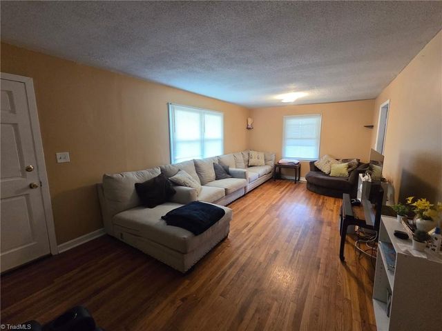 2812 Emerson Street, Winston-salem, NC 27107