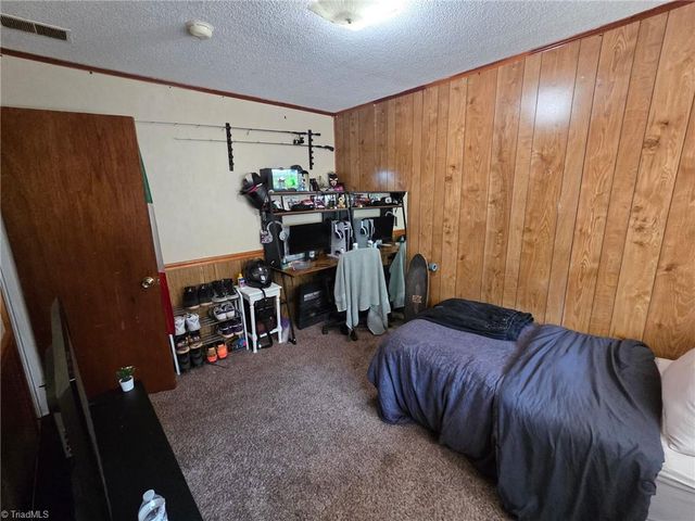 2812 Emerson Street, Winston-salem, NC 27107