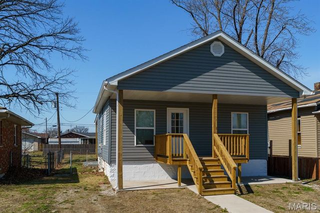 1111 Greenwood Street, Madison, IL 62060