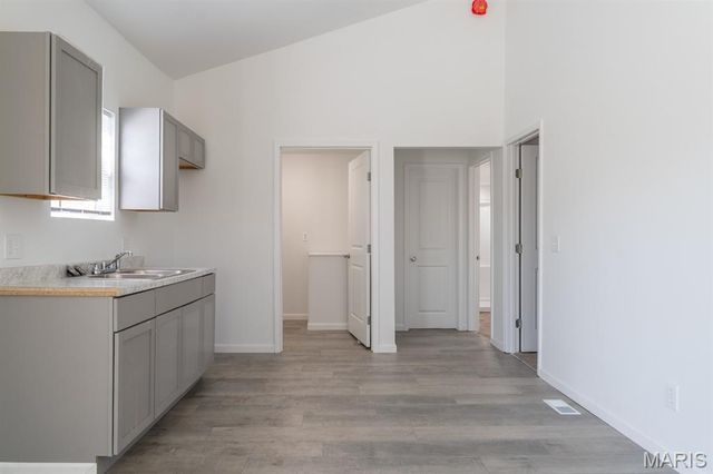 1111 Greenwood Street, Madison, IL 62060