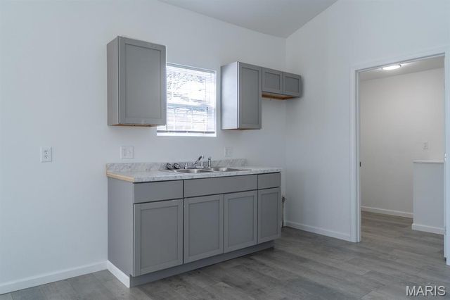 1111 Greenwood Street, Madison, IL 62060