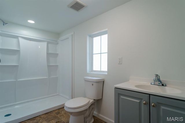 1111 Greenwood Street, Madison, IL 62060