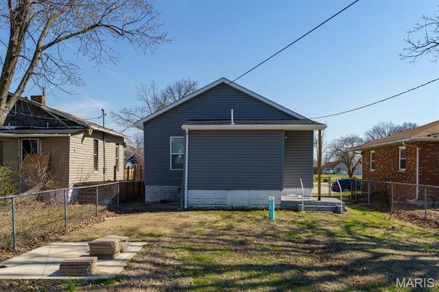 1111 Greenwood Street, Madison, IL 62060