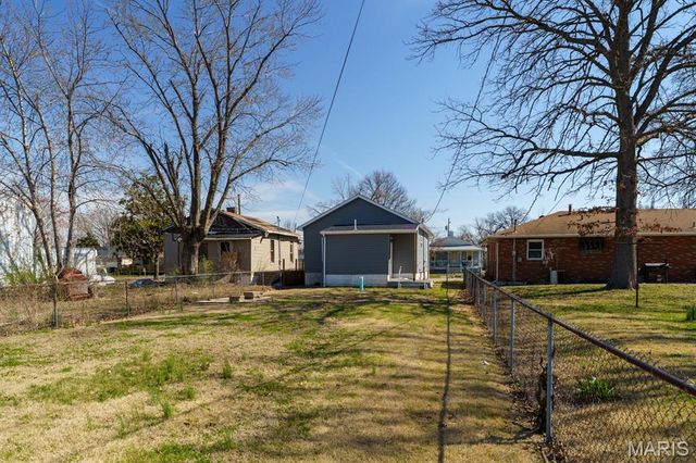 1111 Greenwood Street, Madison, IL 62060