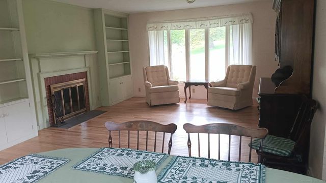 414 Canterbury Road, Brooklyn, CT 06234