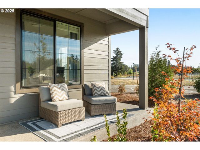 5153 Se DAVIS Rd, Hillsboro, OR 97123