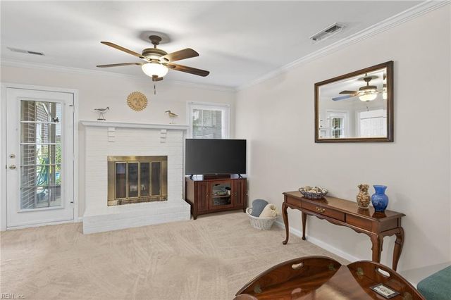 5320 Brookstone LN, Virginia Beach, VA 23455