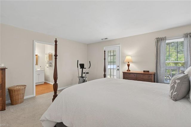 5320 Brookstone LN, Virginia Beach, VA 23455