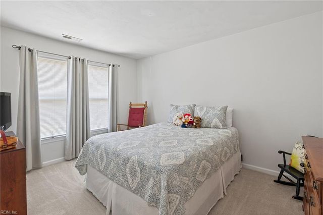 5320 Brookstone LN, Virginia Beach, VA 23455