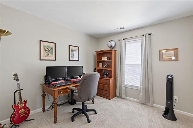 5320 Brookstone LN, Virginia Beach, VA 23455