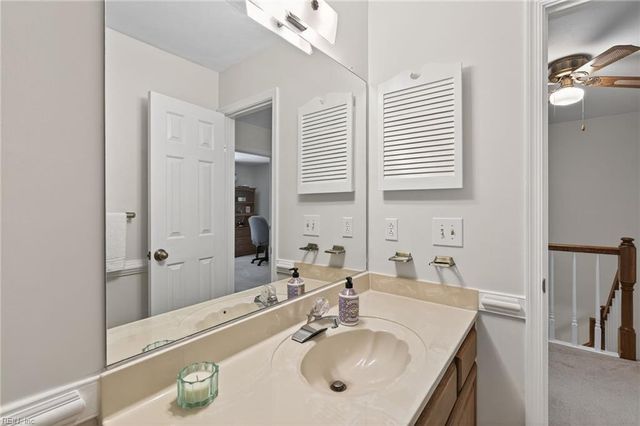 5320 Brookstone LN, Virginia Beach, VA 23455