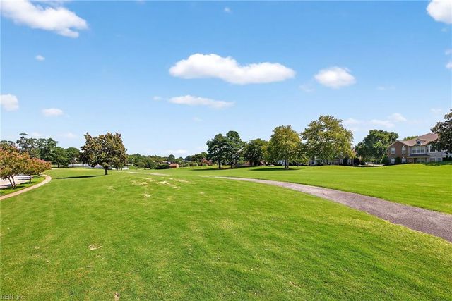 5320 Brookstone LN, Virginia Beach, VA 23455