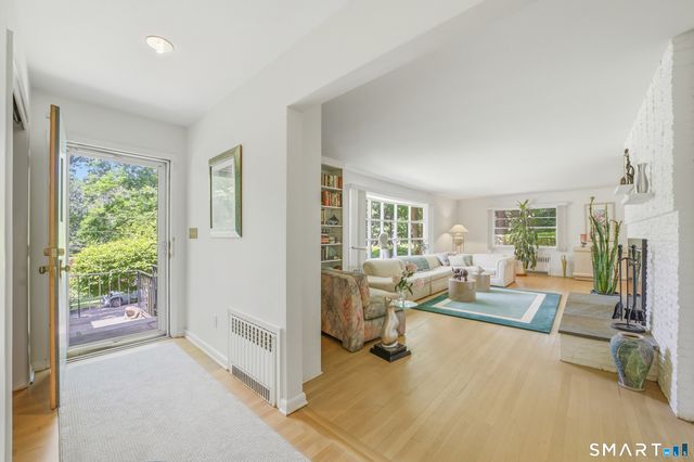 10 Joan Road, Stamford, CT 06905