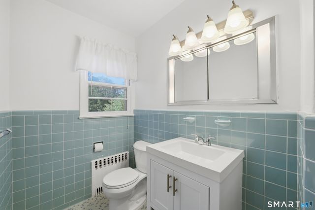 10 Joan Road, Stamford, CT 06905