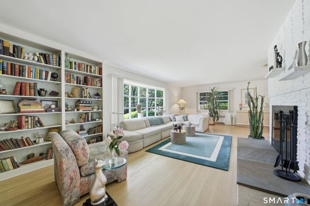 10 Joan Road, Stamford, CT 06905