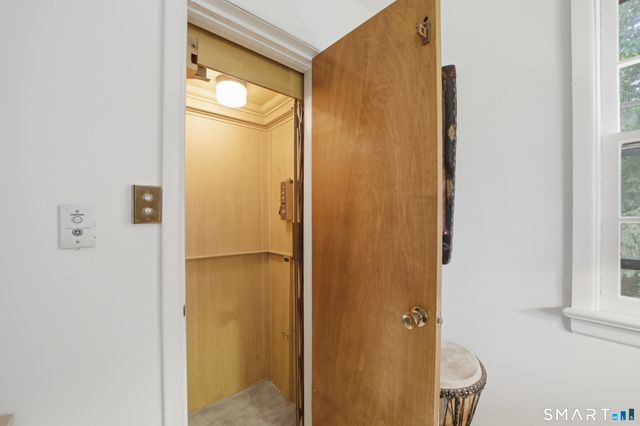 10 Joan Road, Stamford, CT 06905
