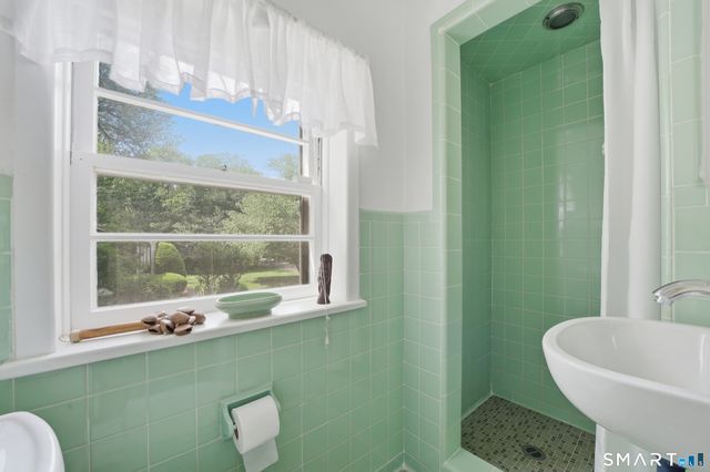 10 Joan Road, Stamford, CT 06905
