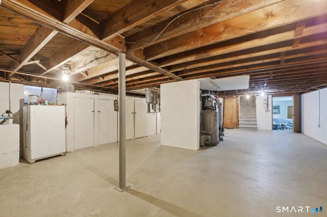 10 Joan Road, Stamford, CT 06905
