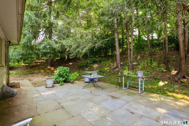 10 Joan Road, Stamford, CT 06905