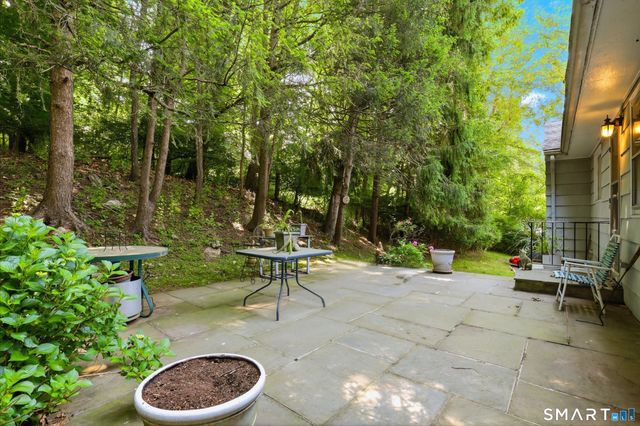 10 Joan Road, Stamford, CT 06905
