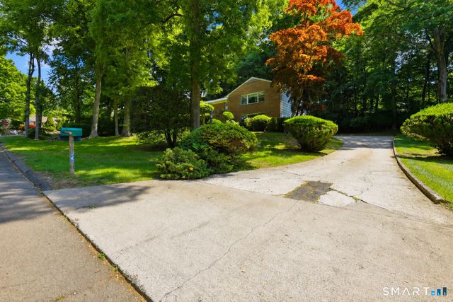 10 Joan Road, Stamford, CT 06905