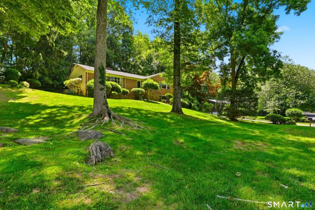 10 Joan Road, Stamford, CT 06905