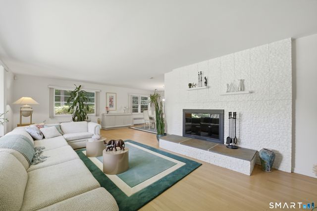 10 Joan Road, Stamford, CT 06905