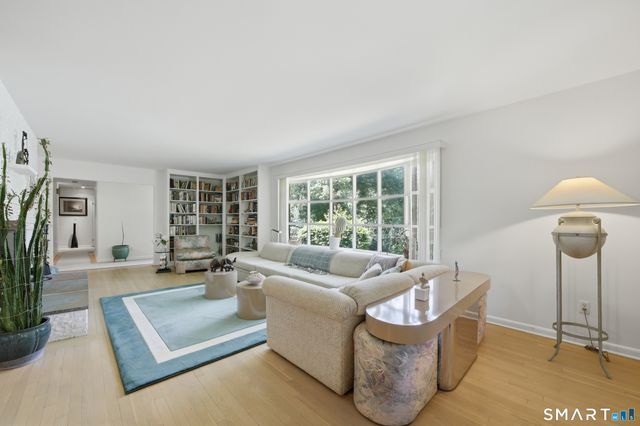 10 Joan Road, Stamford, CT 06905