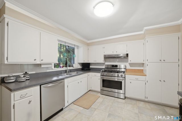 10 Joan Road, Stamford, CT 06905