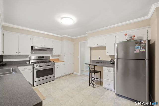 10 Joan Road, Stamford, CT 06905