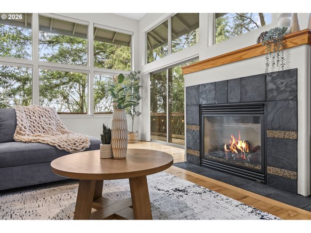 4249 Sw DOSCH Rd, Portland, OR 97239