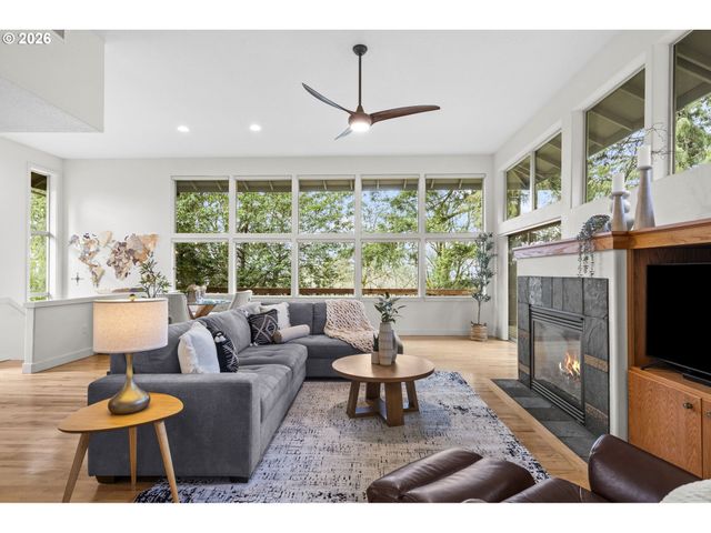 4249 Sw DOSCH Rd, Portland, OR 97239