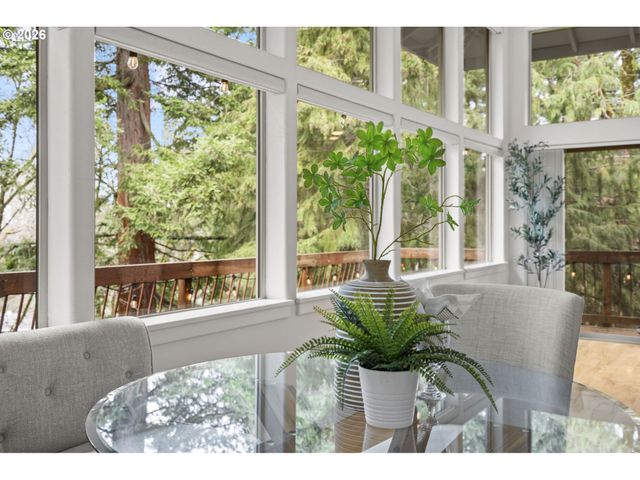 4249 Sw DOSCH Rd, Portland, OR 97239