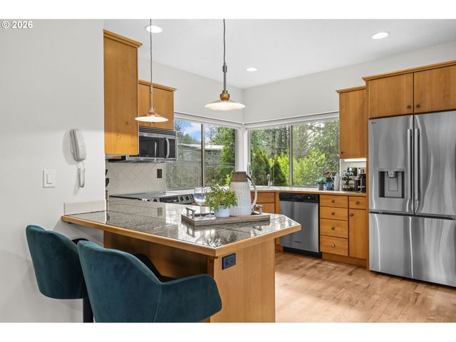 4249 Sw DOSCH Rd, Portland, OR 97239