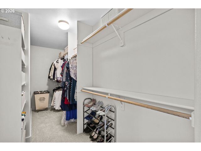 4249 Sw DOSCH Rd, Portland, OR 97239