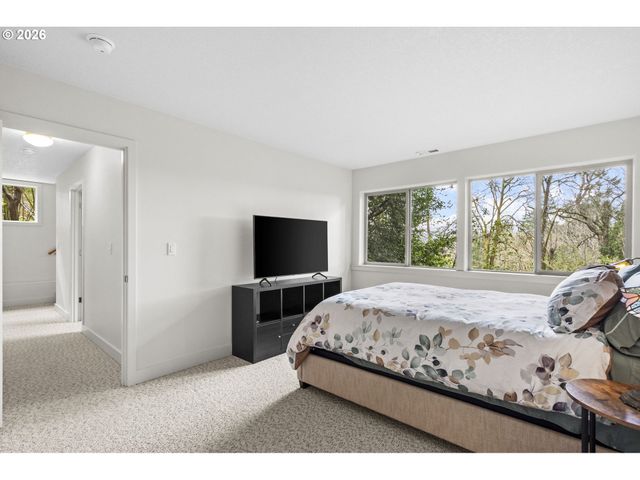 4249 Sw DOSCH Rd, Portland, OR 97239