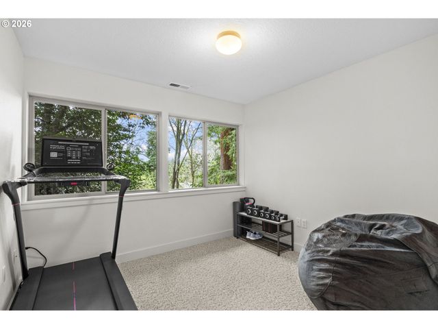 4249 Sw DOSCH Rd, Portland, OR 97239