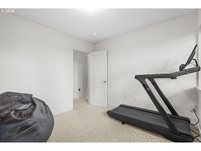 4249 Sw DOSCH Rd, Portland, OR 97239