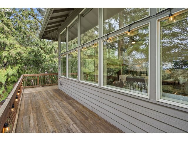 4249 Sw DOSCH Rd, Portland, OR 97239