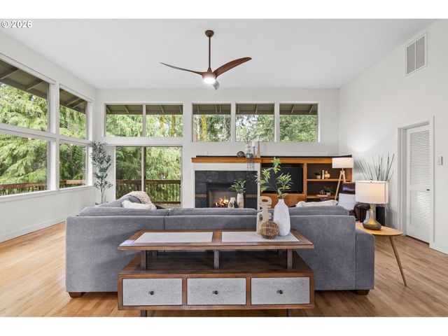 4249 Sw DOSCH Rd, Portland, OR 97239