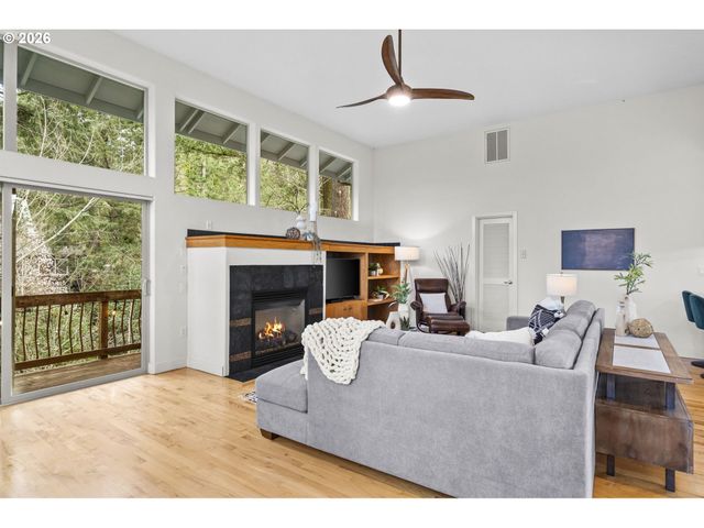 4249 Sw DOSCH Rd, Portland, OR 97239