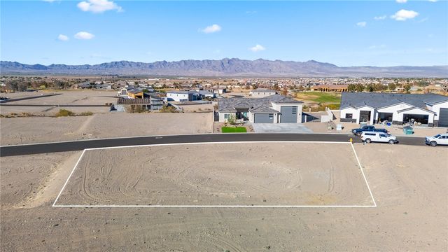 2424 E Calle Sevilla, Fort Mohave, AZ 86426