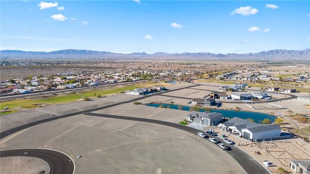 2424 E Calle Sevilla, Fort Mohave, AZ 86426