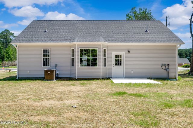 108 Doris Lane, Teachey, NC 28464