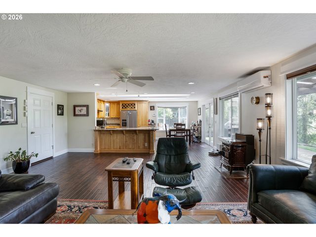 2266 IRONWOOD St, Eugene, OR 97401